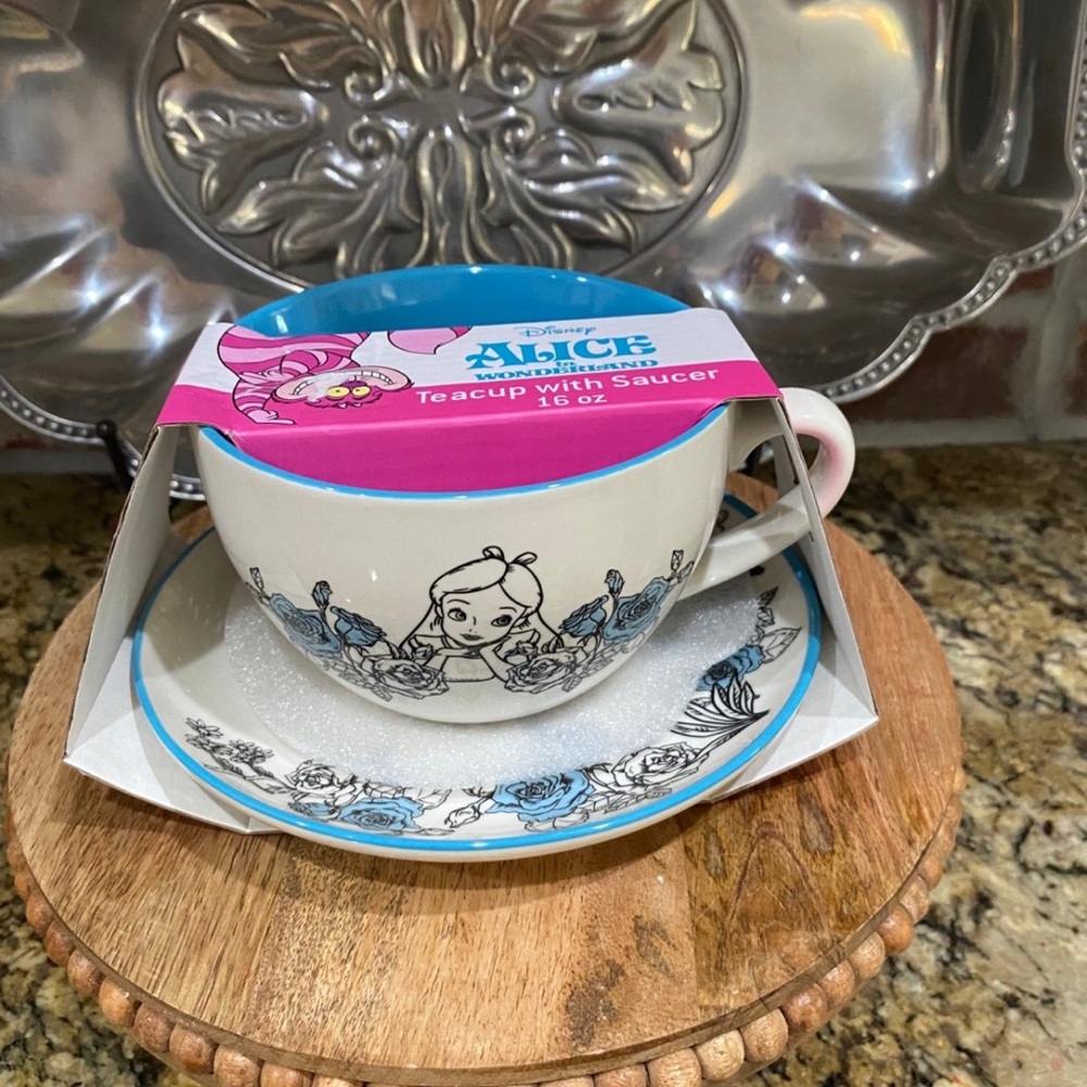 Disney Alice in Wonderland Tea Cup & Saucer - 16oz Brand new - whimsical design